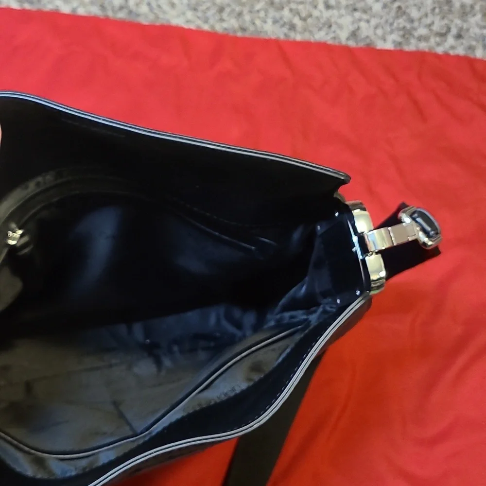 Calvin Klein Fay Large Crossbody Bag In Black Leather - Picture 8 of 9